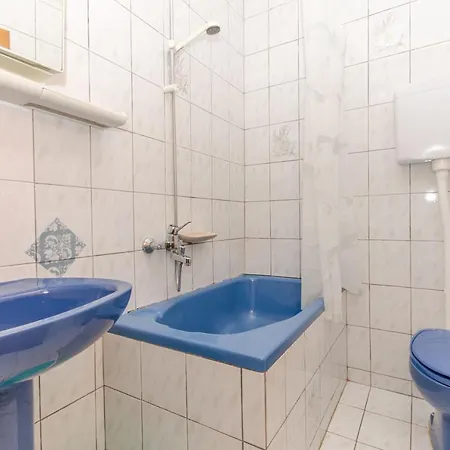 Apartment Drazen Stomorska